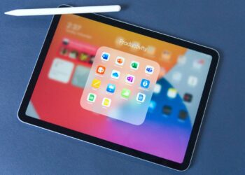 Apple-iPad-Air-Fourth-Generation-Model-Year-2020-Productivty-Apps-Folder-Apple-Pencil-Blue-Deskpad